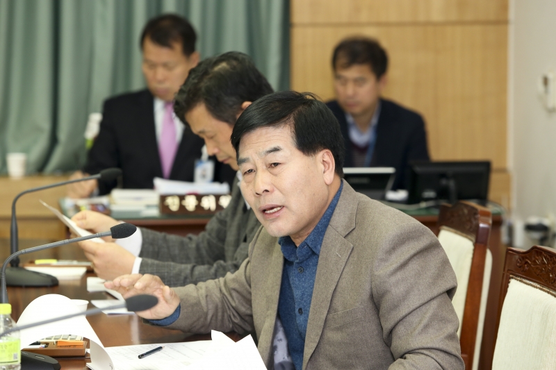 20160201-011[AP7U5273-제201회 임시회 기획행정위원회 조례안 심사활동.jpg
