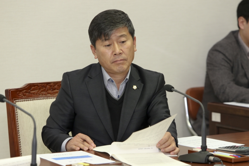 20160201-016[AP7U5281-제201회 임시회 기획행정위원회 조례안 심사활동.jpg