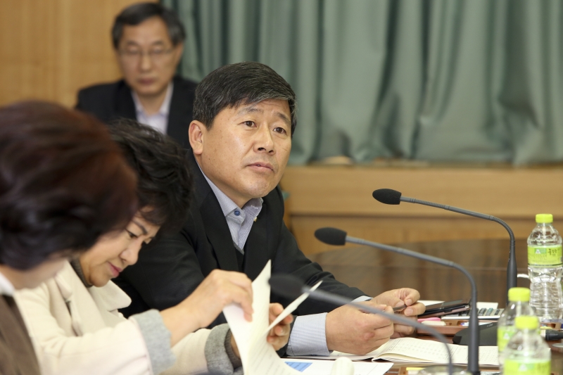 20160201-018[AP7U5310-제201회 임시회 기획행정위원회 조례안 심사활동.jpg