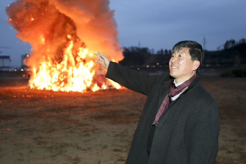 20160222-166[AP7U6399-정월대보름 달집태우기.jpg