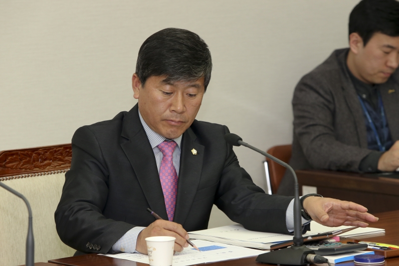 20160304-021[AP7U6696-제202회 임시회 기회행정위원회 조례안 심사활동.jpg
