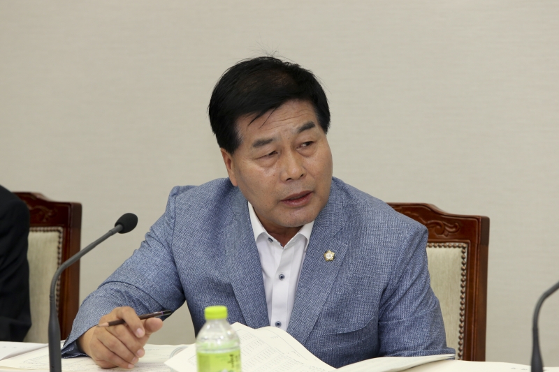 20160523-035[AP7U0767-제204회 임시회 기획행정위원회 소관 2016년도 제1회 추가경정예산안 예비심사.jpg