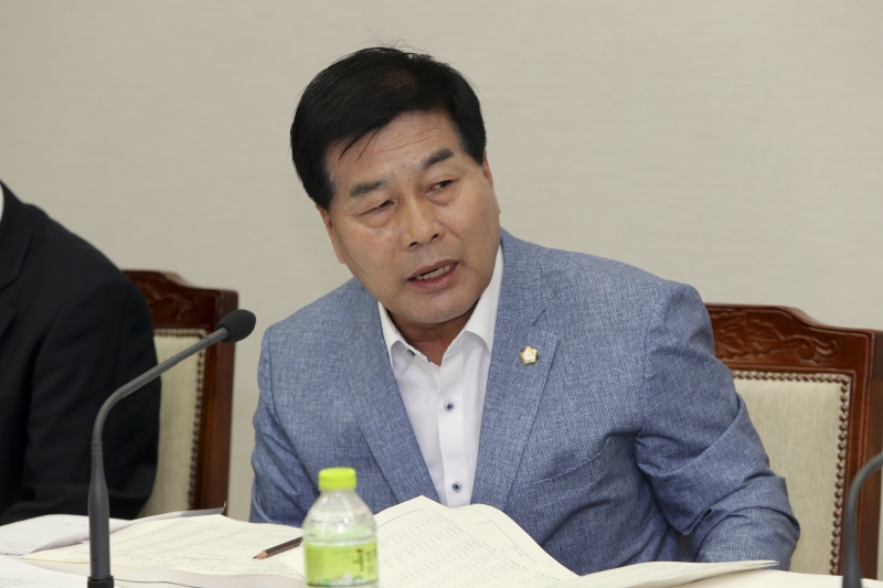 20160523-036[AP7U0769-제204회 임시회 기획행정위원회 소관 2016년도 제1회 추가경정예산안 예비심사.jpg