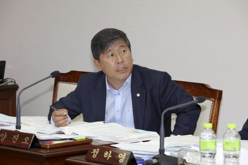 20160526-016[IMG_1910--제204회 임시회 예산결산특별위원회 2016년도 제1회 추가경정예산안 심사 활동.jpg