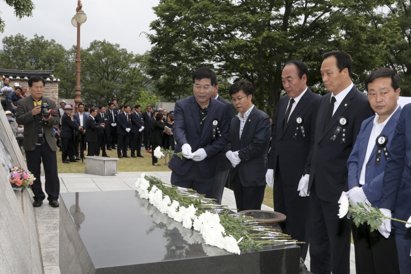 20160606-022[AP7U1553-제61회 현충일 추념식.jpg