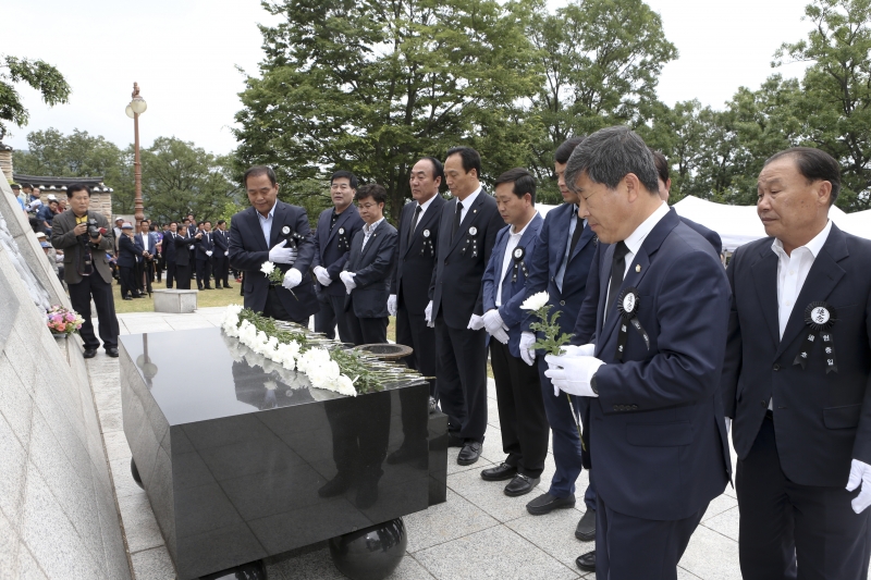 20160606-024[AP7U1555-제61회 현충일 추념식.jpg