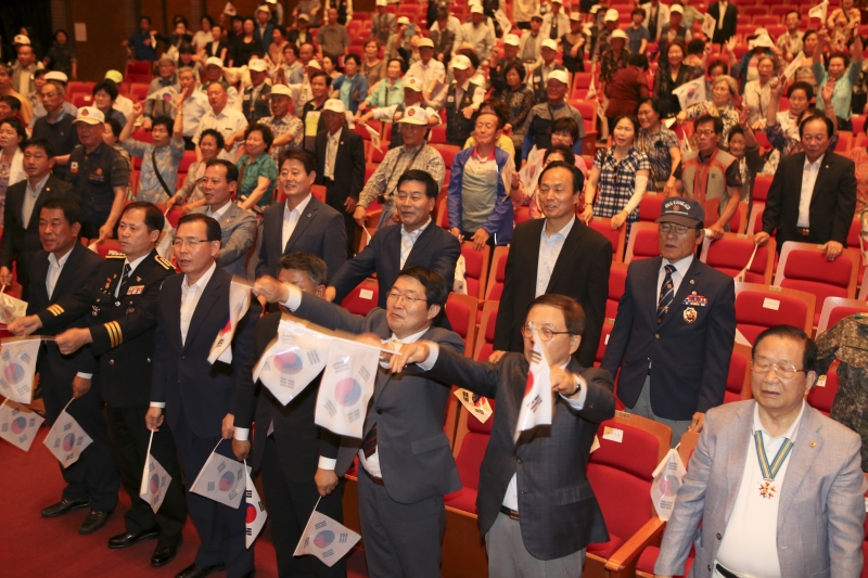 20160625-054[AP7U2149-6.25전쟁 66주년 호국보훈 기념행사.jpg