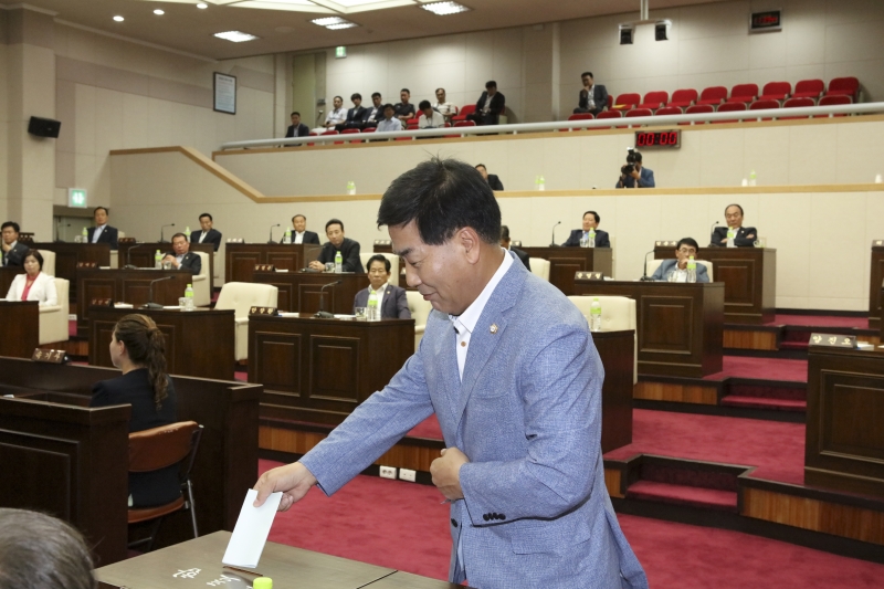 20160701-040[IMG_2319-제205회 임시회 제1차 본회의시 의장선거.jpg