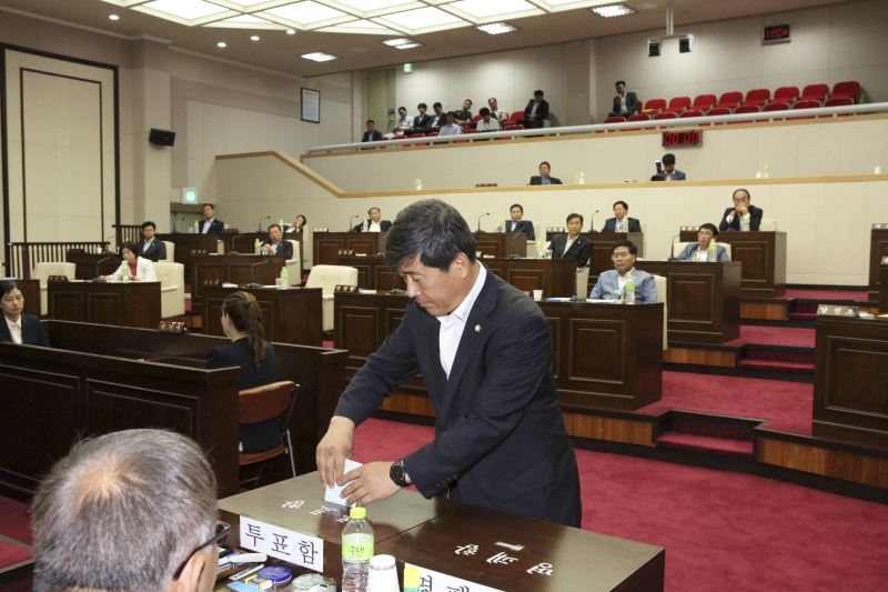 20160701-041[IMG_2326-제205회 임시회 제1차 본회의시 의장선거.jpg