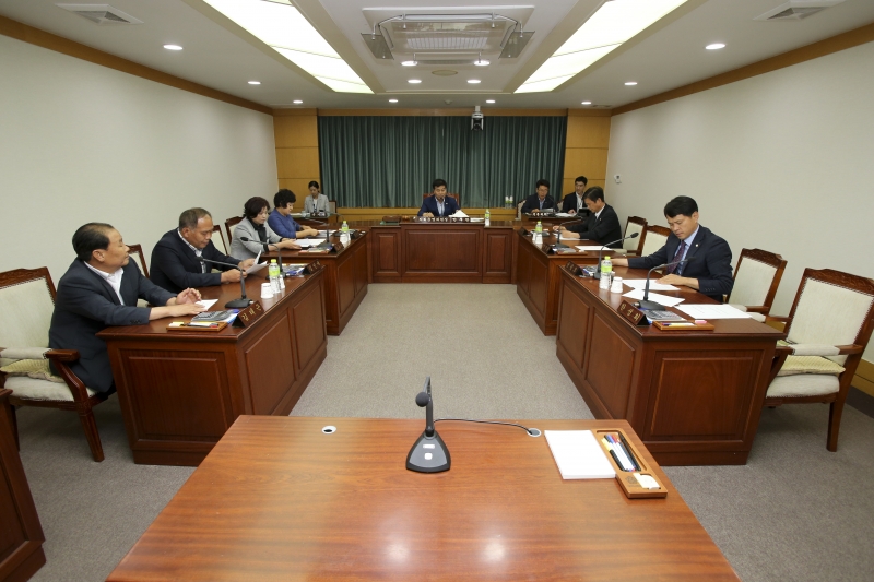 20160706-031[AP7U2399-제205회 임시회 제1차 의회운영위원회 활동.jpg