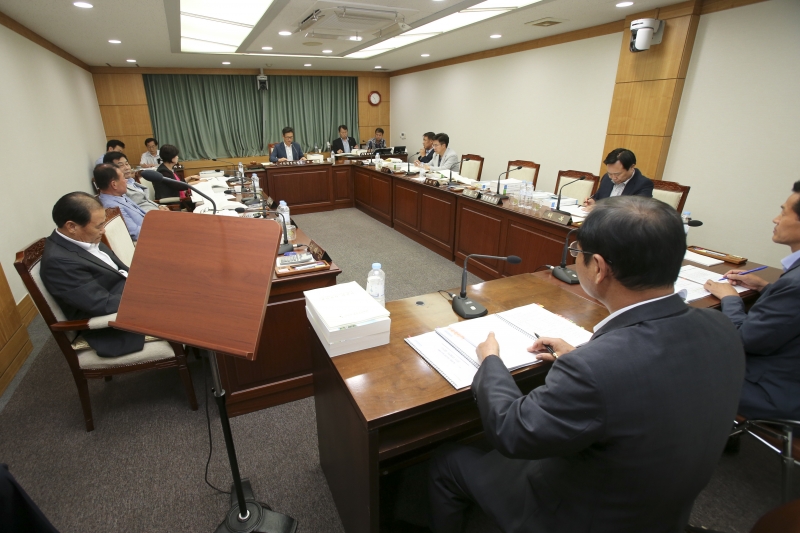 20160722-003[AP7U3040--제206회 정례회 기획행정위원회 소관 2015회계년도 세입세출결산승인안 예비심사.jpg