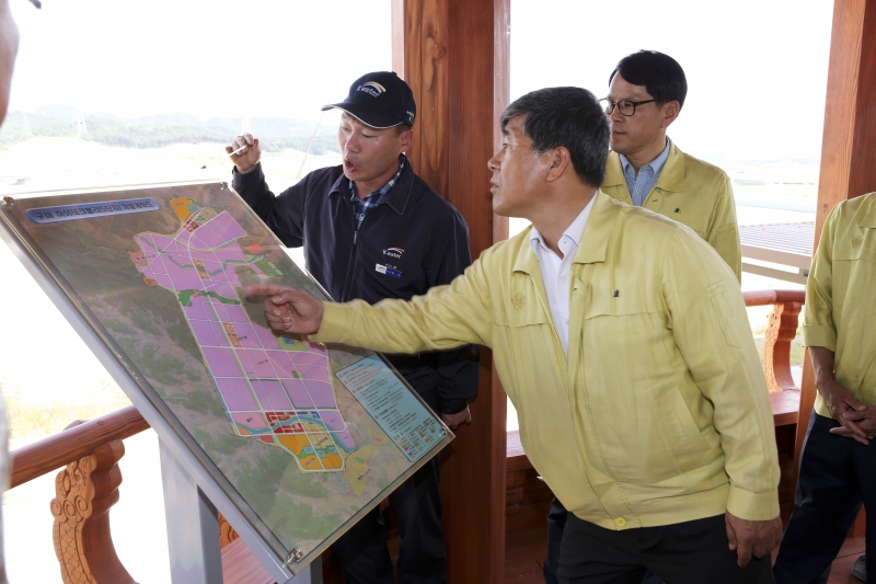 20160822-041[AP7U3680-폐회중 산업건설위원회 구미 국가5산업단지 현장 방문.jpg