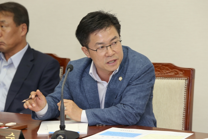 20160926-008[AP7U5726-제207회 임시회 기획행정위원회 조례안 심사활동.jpg