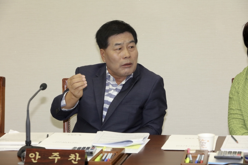 20161021-026[IMG_4101-제208회 임시회 기획행정위원회 조례안 심사활동.jpg