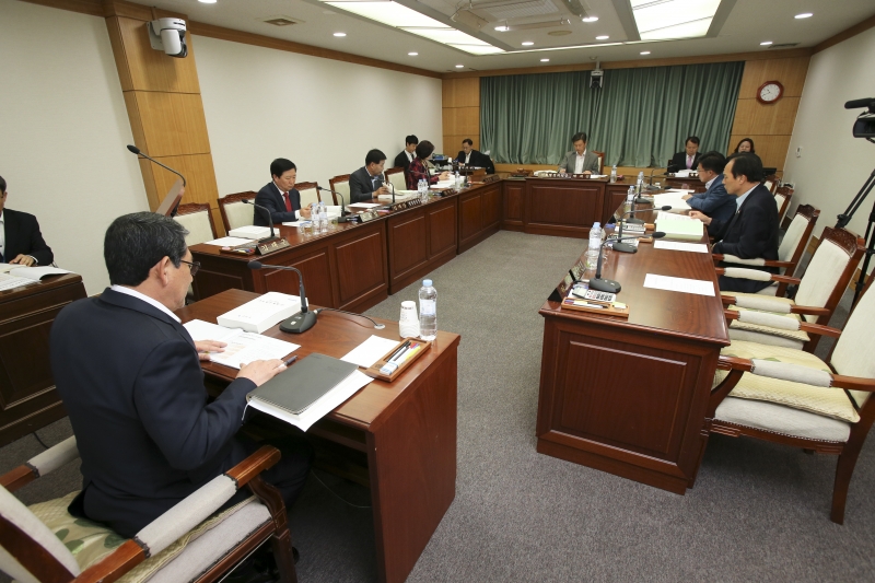 20161025-001[AP7U9028-제208회 임시회 기획행정위원회 2017년도 주요업무보고안 보고 청취.jpg