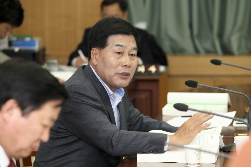 20161025-015[AP7U9065-제208회 임시회 기획행정위원회 2017년도 주요업무보고안 보고 청취.jpg