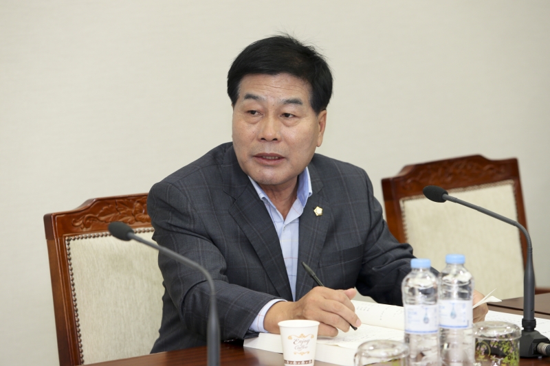 20161025-016[AP7U9066-제208회 임시회 기획행정위원회 2017년도 주요업무보고안 보고 청취.jpg