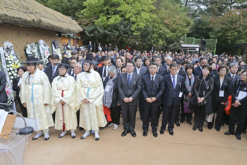 20161026-016[AP7U9185-박정희대통령 37주기 추도식.jpg