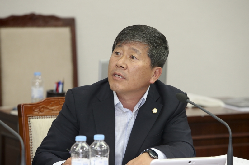 20161027-005[AP7U9247-제208회 임시회 산업건설위원회 2017년도 주요업무보고안 보고 청취.jpg