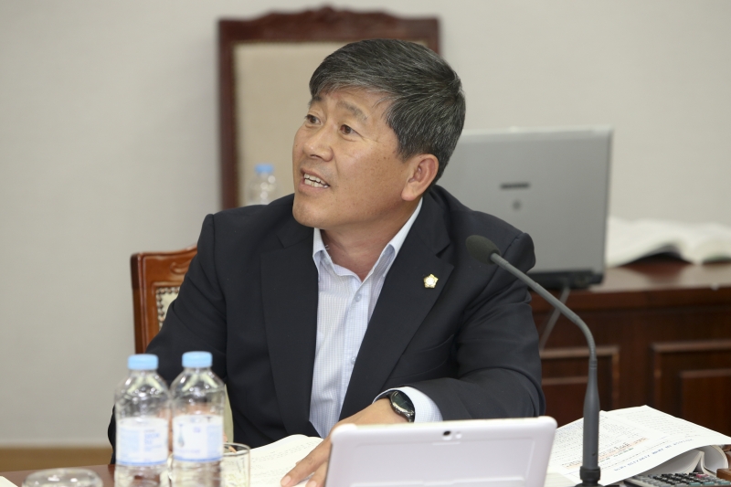 20161027-007[AP7U9249-제208회 임시회 산업건설위원회 2017년도 주요업무보고안 보고 청취.jpg