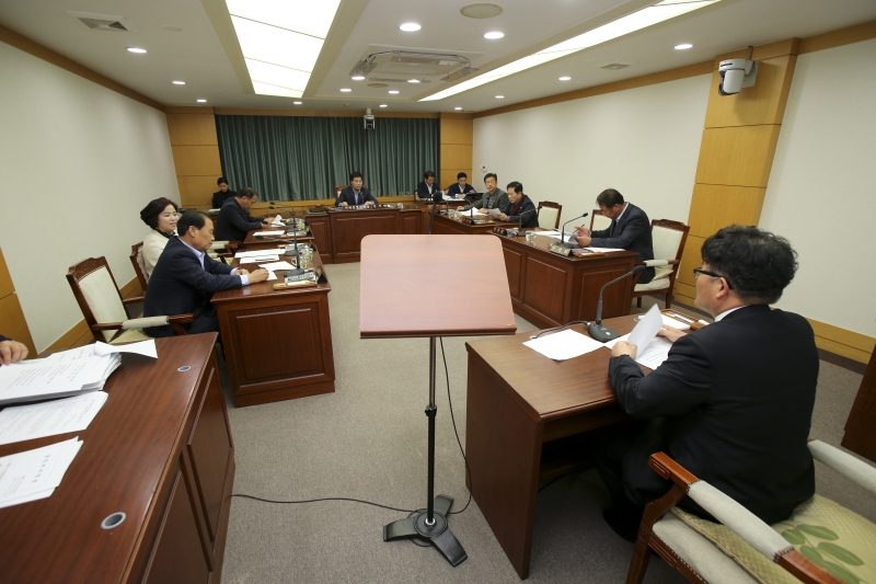 20161118-006[AP7U0503-폐회중 의회운영위원회 활동.jpg