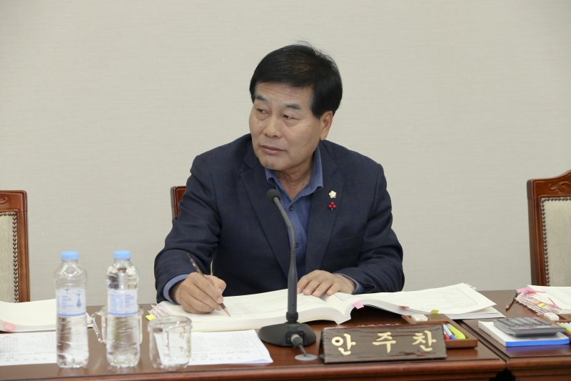 20161128-019[AP7U1068-제209회 정례회 기획행정위원회 2016년도 제2회 추가경정예산안 예비심사 활동.jpg