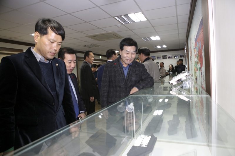 20161202-031[IMG_4939-제209회 정례회 주광정밀 기업체 방문.jpg