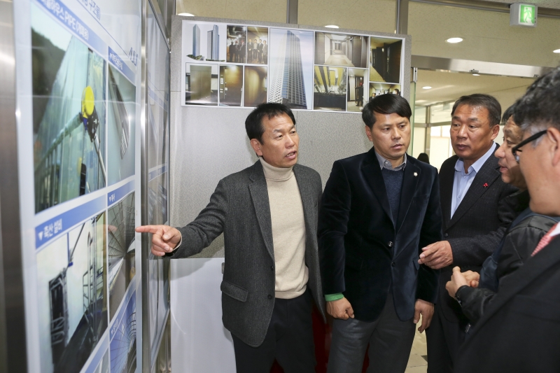 20161202-082[AP7U1672-제209회 정례회 아주스틸 기업체 방문.jpg