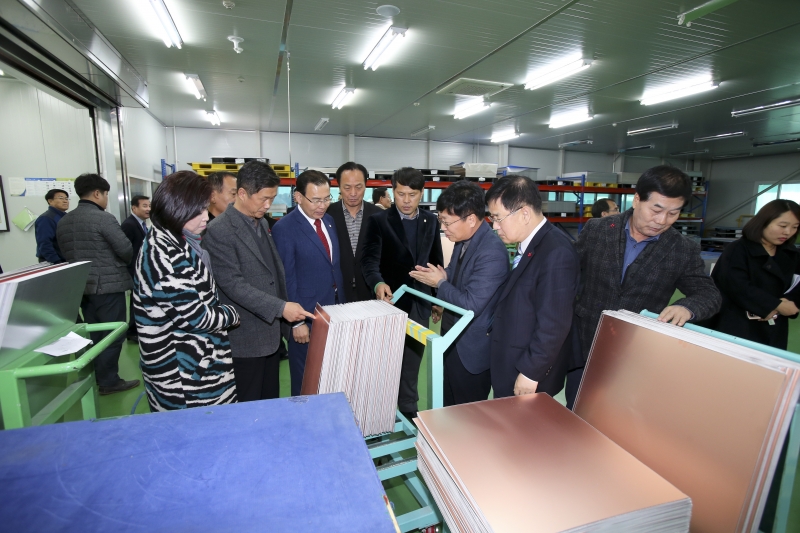 20161202-107[AP7U1723-제209회 정례회 아주스틸 기업체 방문.jpg