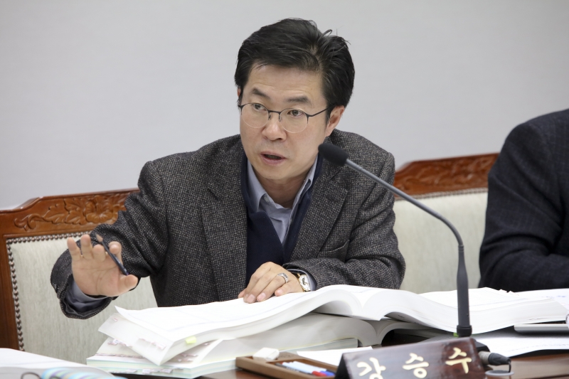 20161213-011[IMG_5467-제209회 정례회 예산결산특별위원회 2017년도 세입세출예산안 심사활동.jpg