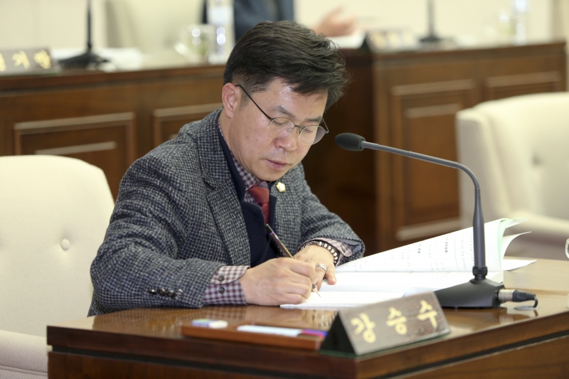 20170209-063[AP7U6839-제210회 임시회 제2차 본회의시 2017년도 주요업무보고 청취.JPG