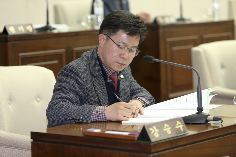 20170209-064[AP7U6841-제210회 임시회 제2차 본회의시 2017년도 주요업무보고 청취.JPG