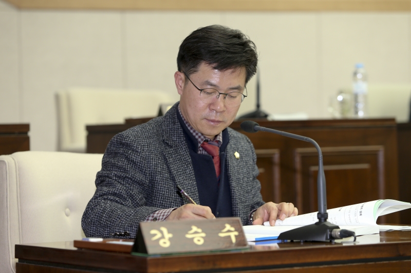 20170209-065[AP7U6843-제210회 임시회 제2차 본회의시 2017년도 주요업무보고 청취.JPG