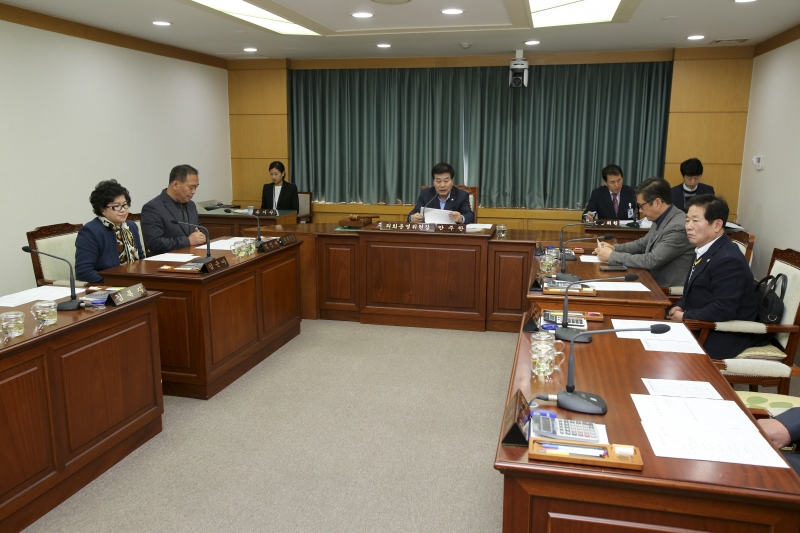 20170228-004[AP7U7696-폐회중 의회운영위원회 활동.JPG