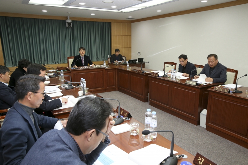 20170310-023[AP7U7840-제211회 임시회 산업건설위원회 조례안 심사활동.JPG