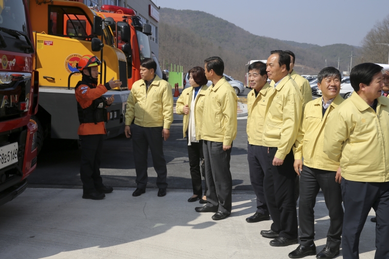 20170313-036[AP7U8159-제211회 임시회시 구미화학재난합동방재센터 현장 방문.JPG