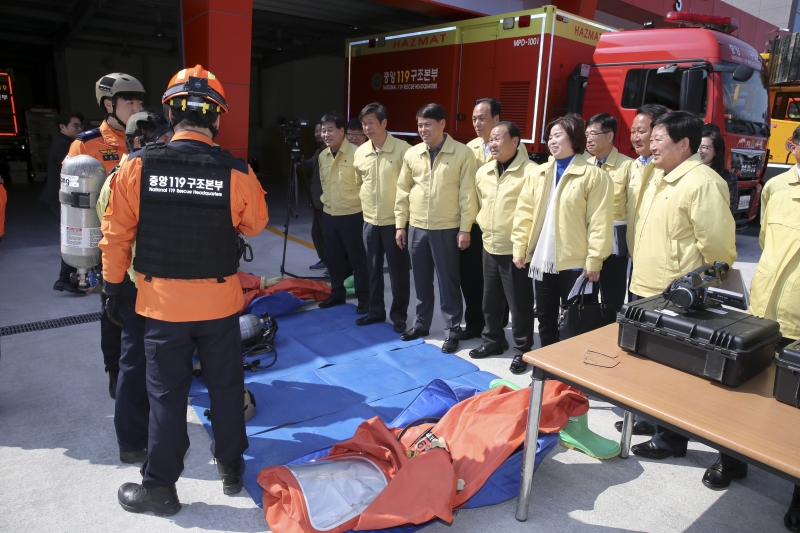 20170313-056[AP7U8214-제211회 임시회시 구미화학재난합동방재센터 현장 방문.JPG