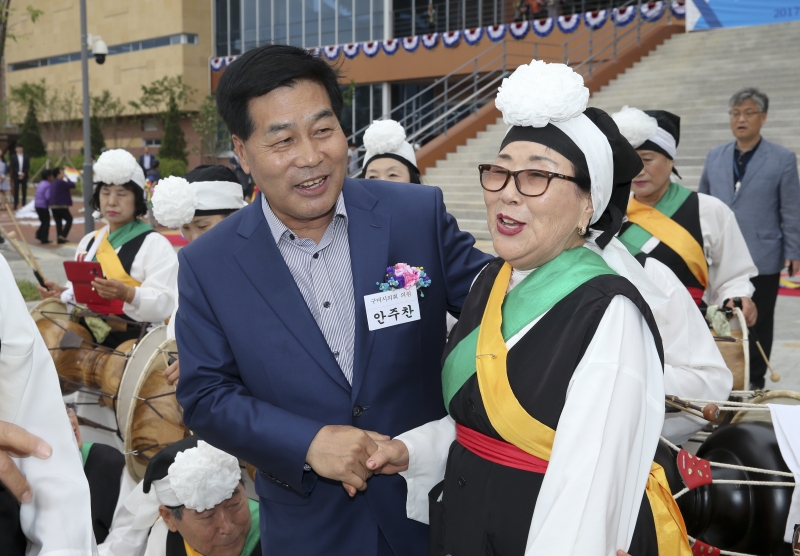 20170512-041[AP7U1104-강동문화복지회관 개관식.JPG