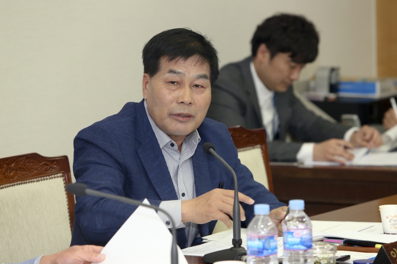 20170515-014[AP7U1571-제213회 임시회 기획행정위원회 조례안 심사활동.JPG