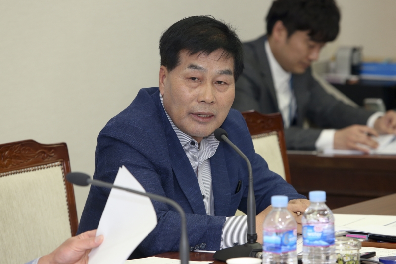 20170515-015[AP7U1572-제213회 임시회 기획행정위원회 조례안 심사활동.JPG