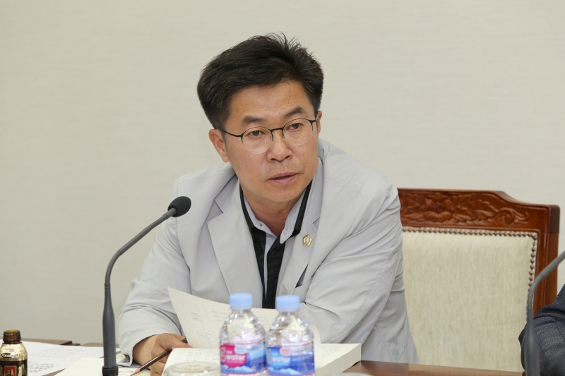 20170613-009[AP7U3339-제214회 정례회 기획행정위원회 소관 행정사무감사 활동.JPG