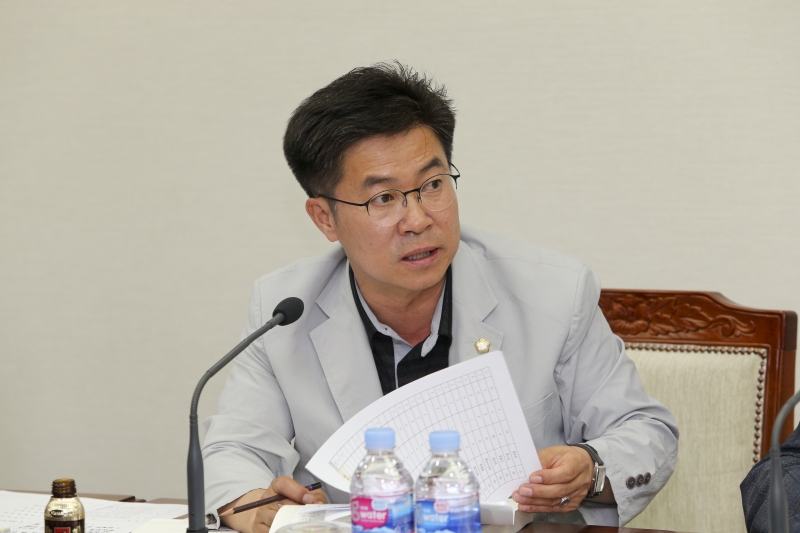 20170613-010[AP7U3343-제214회 정례회 기획행정위원회 소관 행정사무감사 활동.JPG