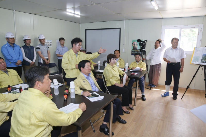 20170718-016[AP7U4247-제215회 임시회 기획행정위원회 역사문화디지털센타 공사현장 방문.JPG