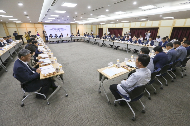 20170725-024[AP7U4399-2018년도 국도비 확보를 위한 구미시와 자유한국당 당정협의회.JPG