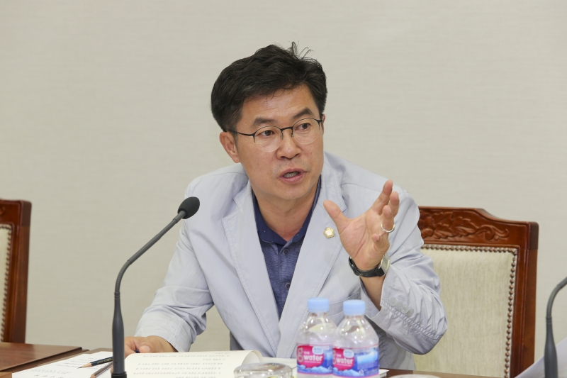 20170907-022[AP7U5184-제216회 임시회 기획행정위원회 조례안 심사활동.JPG