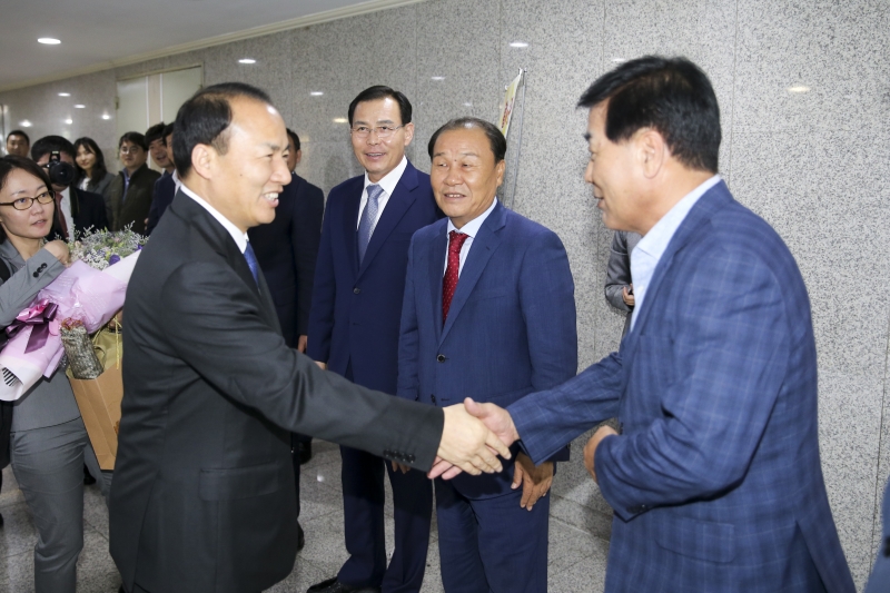 20171012-017[AP7U7111-중국 장사시 청수이췐 인대주임 일행 의회방문.JPG