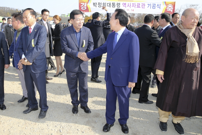 20171114-017[AP7U9055-박정희 대통령 역사자료관 기공식.JPG