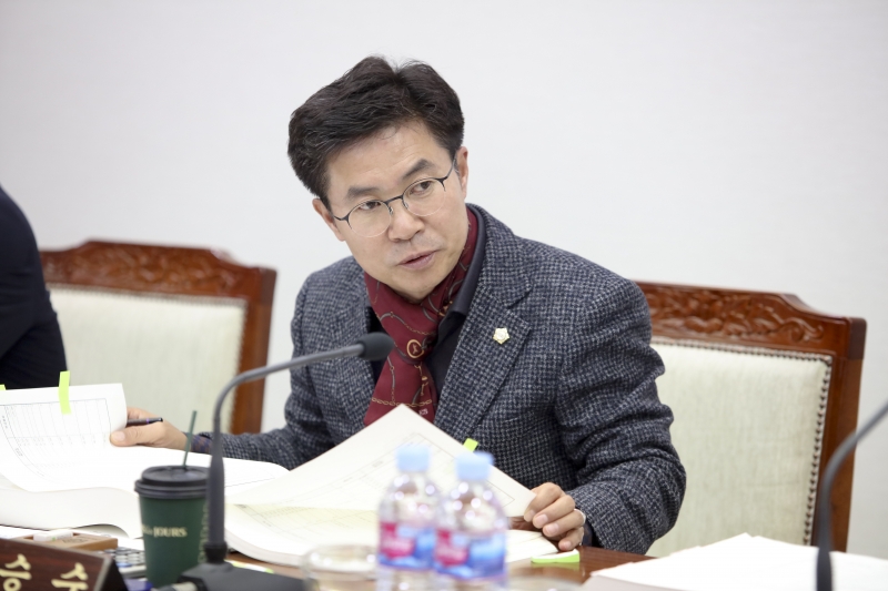 20171130-038[IMG_9124-제218회 정례회 기획행정위원회 소관 2018년도 예산안 예비심사활동.JPG