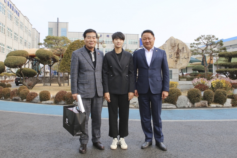 20171207-038[IMG_9197-박성현 골프선수 현일고 모교방문.JPG