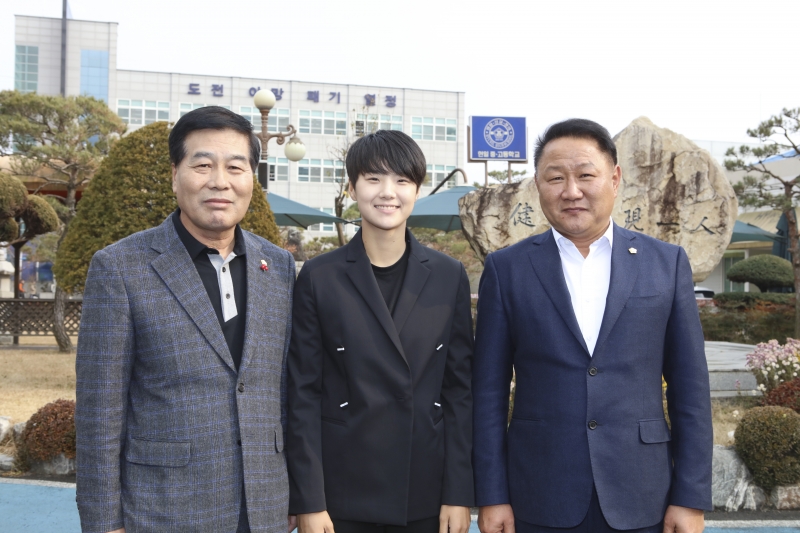 20171207-039[IMG_9198-박성현 골프선수 현일고 모교방문.JPG